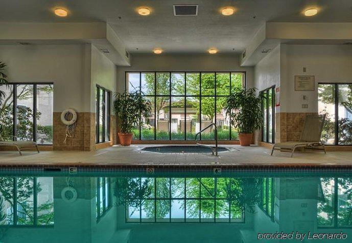 Courtyard By Marriott Eugene Hotel