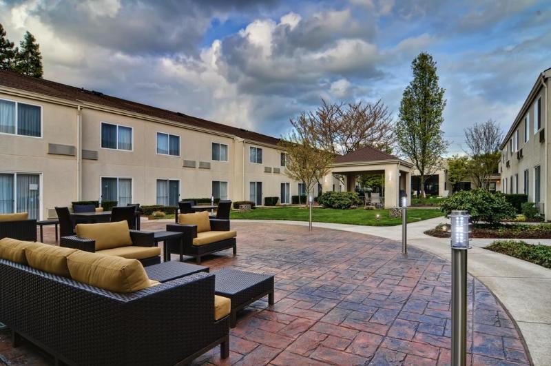 Courtyard By Marriott Eugene