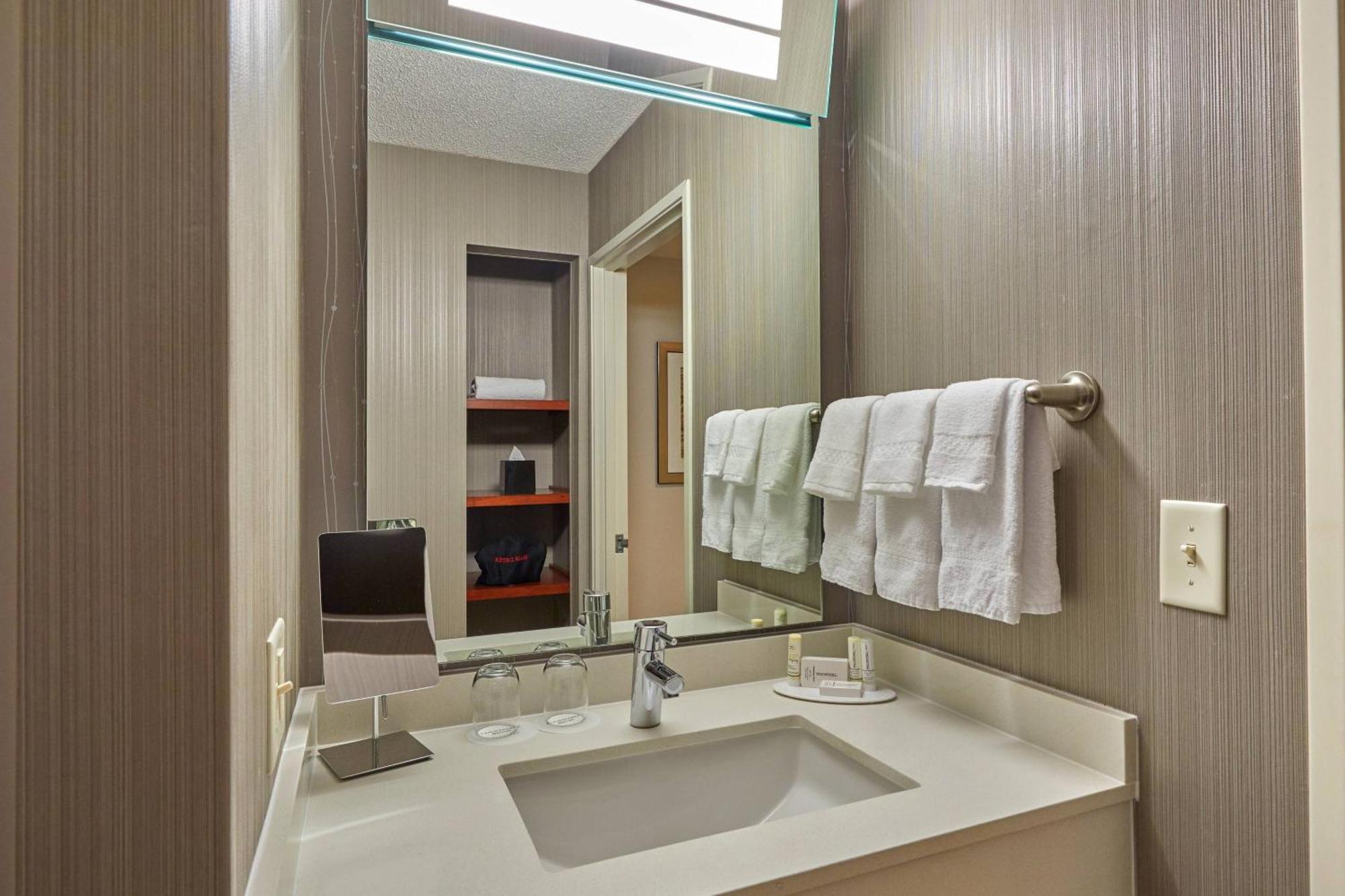 Hotel Courtyard By Marriott Eugene 3*