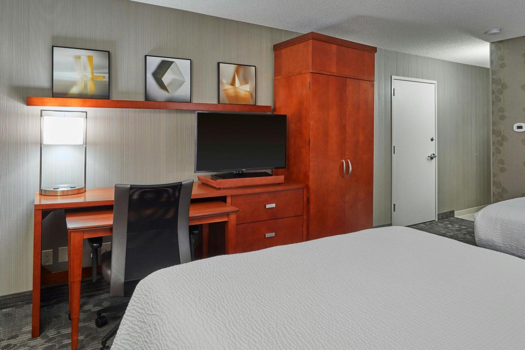 Courtyard By Marriott Eugene Hotel 3*