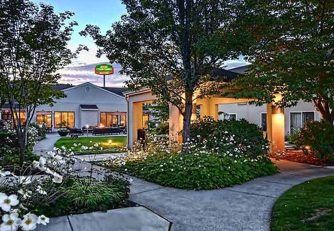 Courtyard By Marriott Eugene 3*