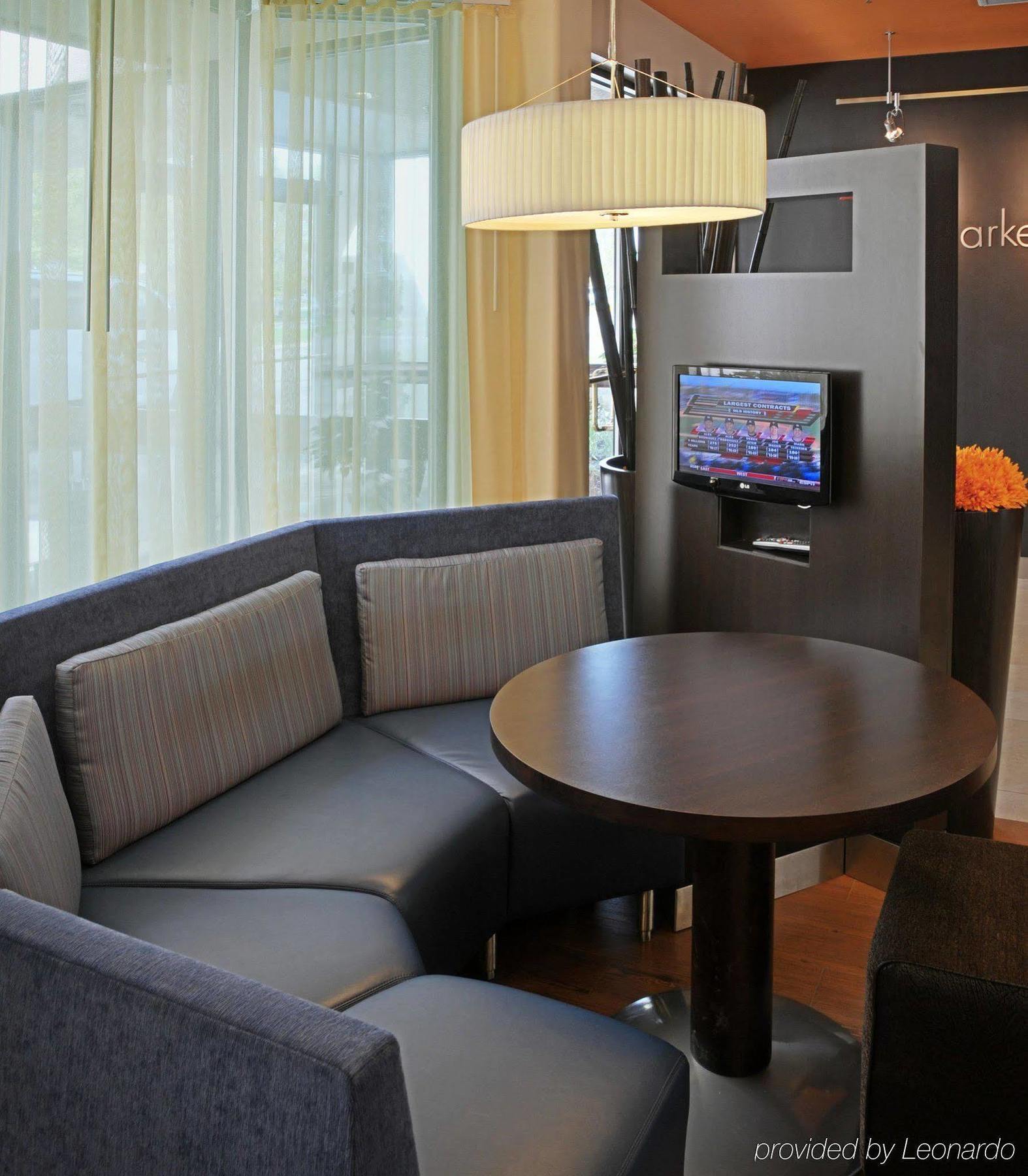 Courtyard By Marriott Eugene Hotel