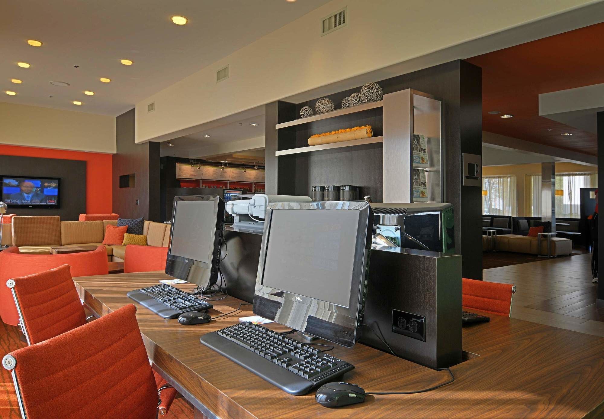 Courtyard By Marriott Eugene Hotel